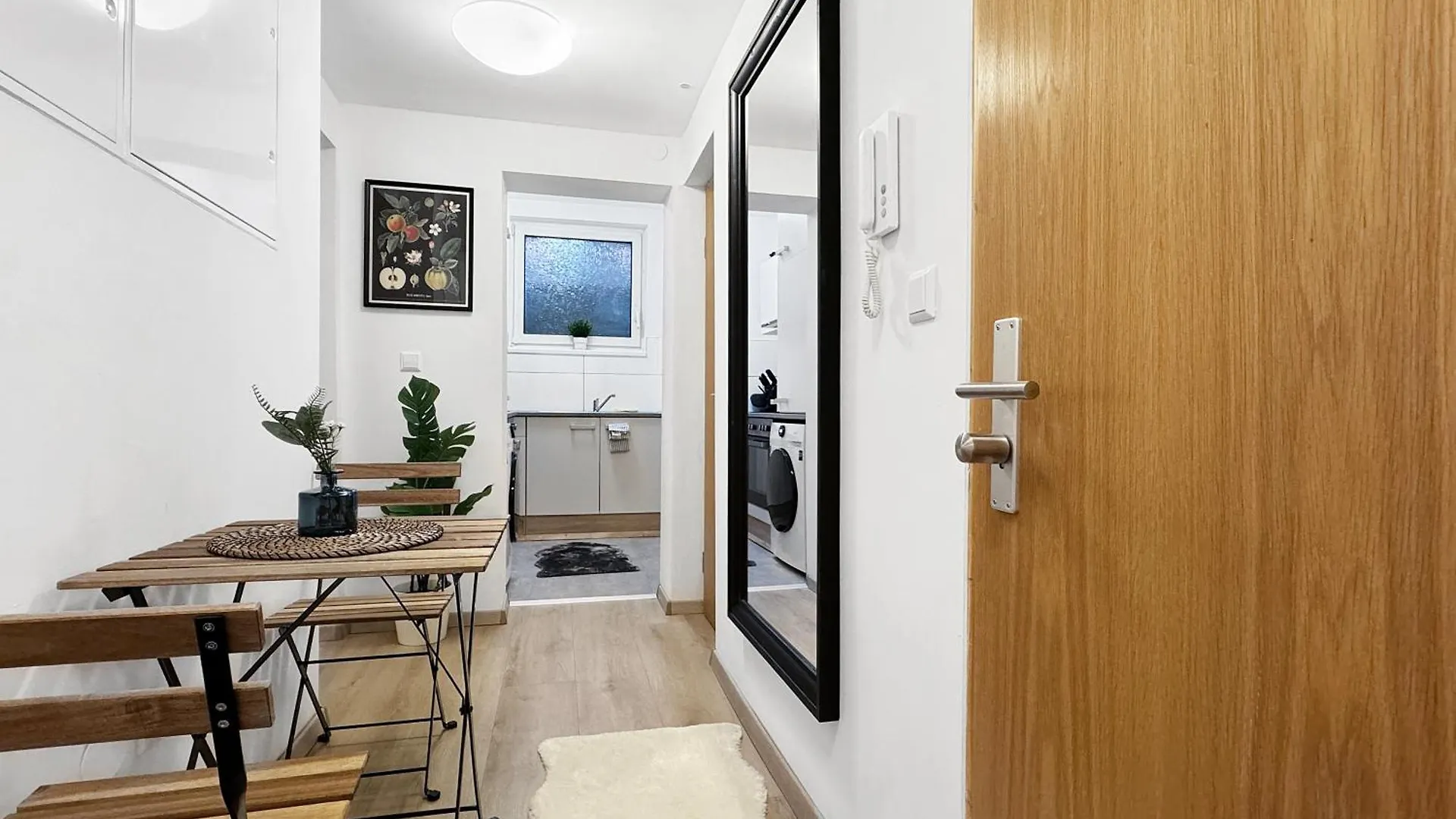 2 Zimmer Apartment Im Zentrum Von Stuttgart Germany