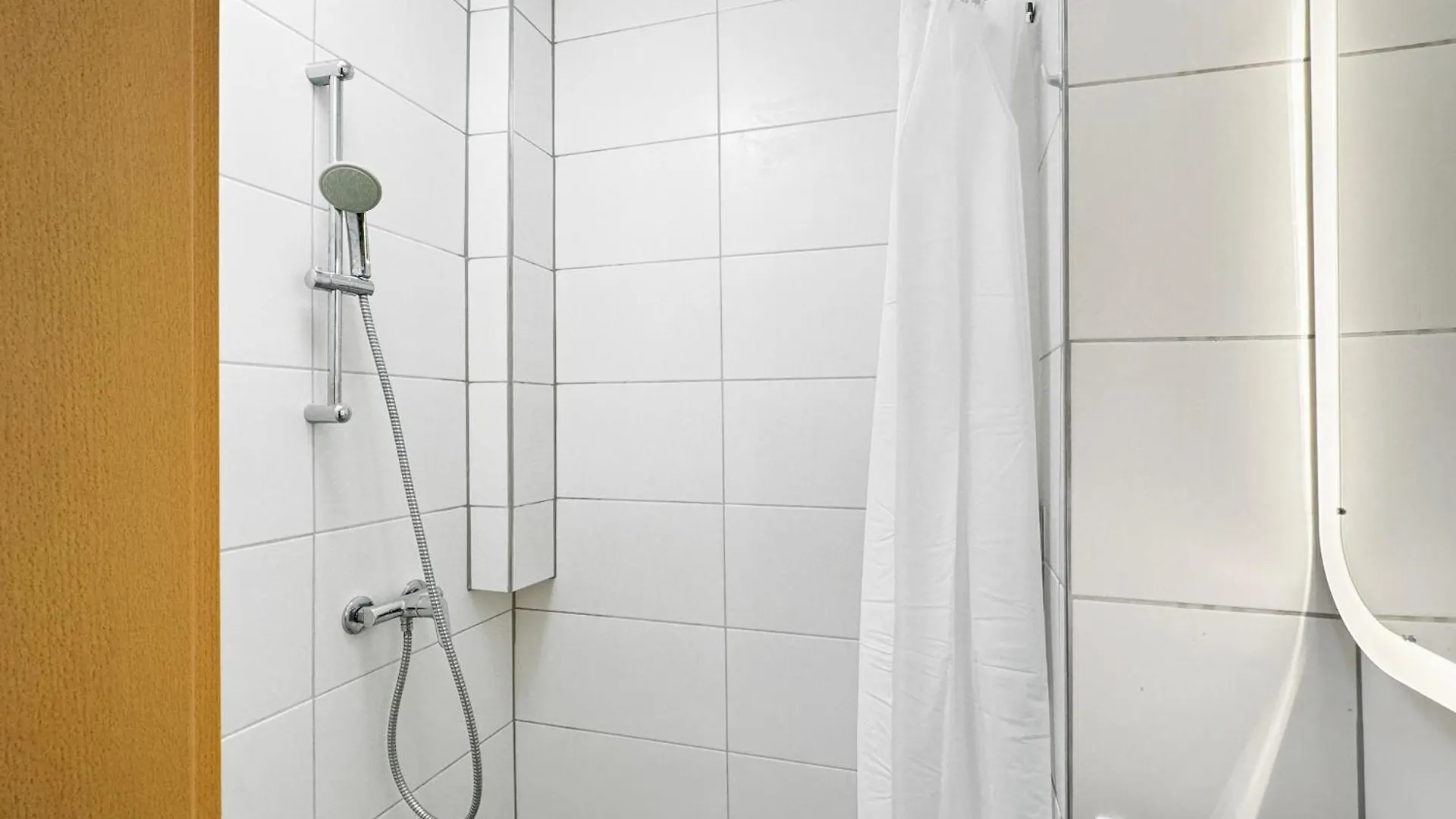 2 Zimmer Apartment Im Zentrum Von Stuttgart Germany