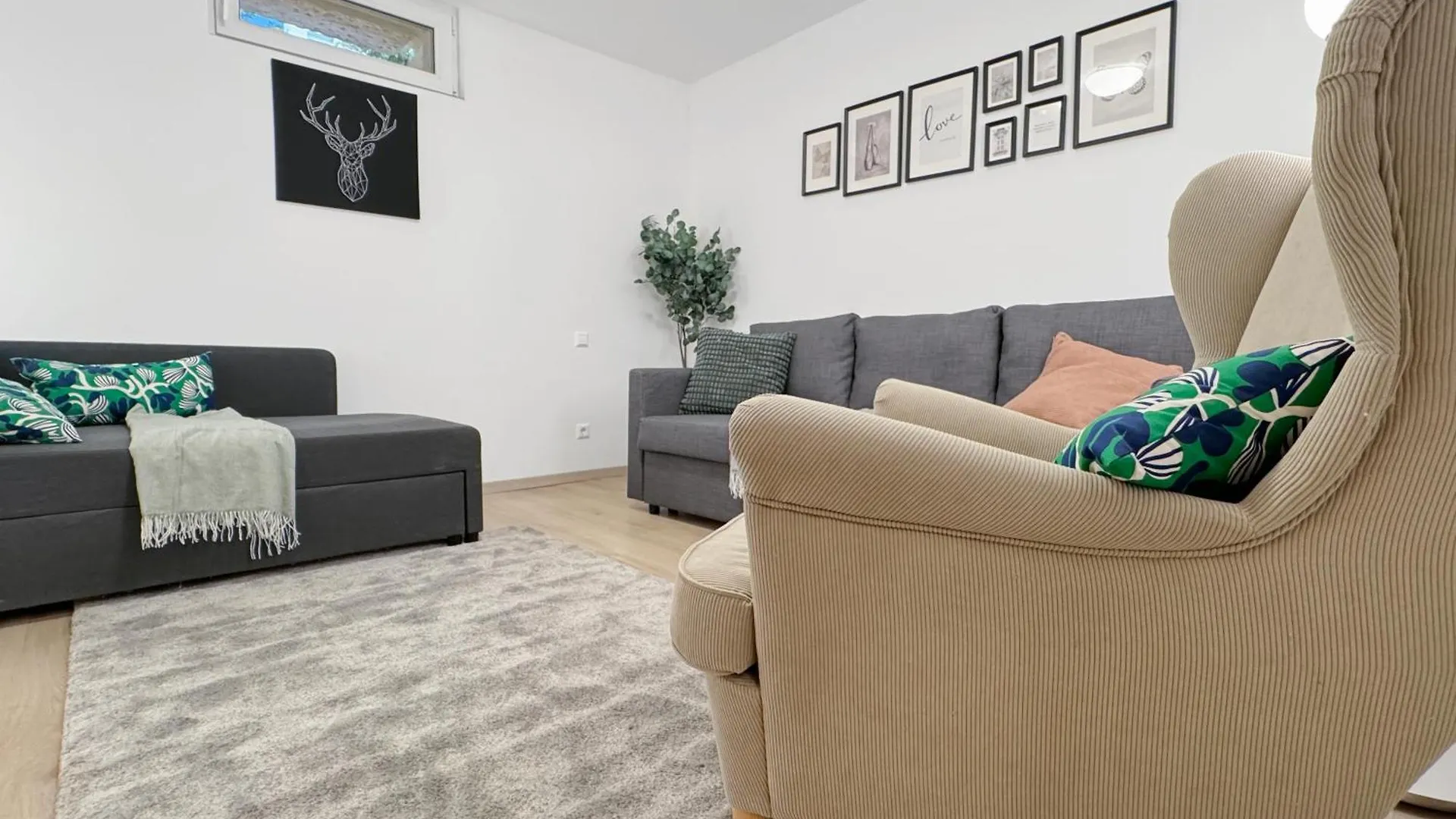 2 Zimmer Apartment Im Zentrum Von Stuttgart
