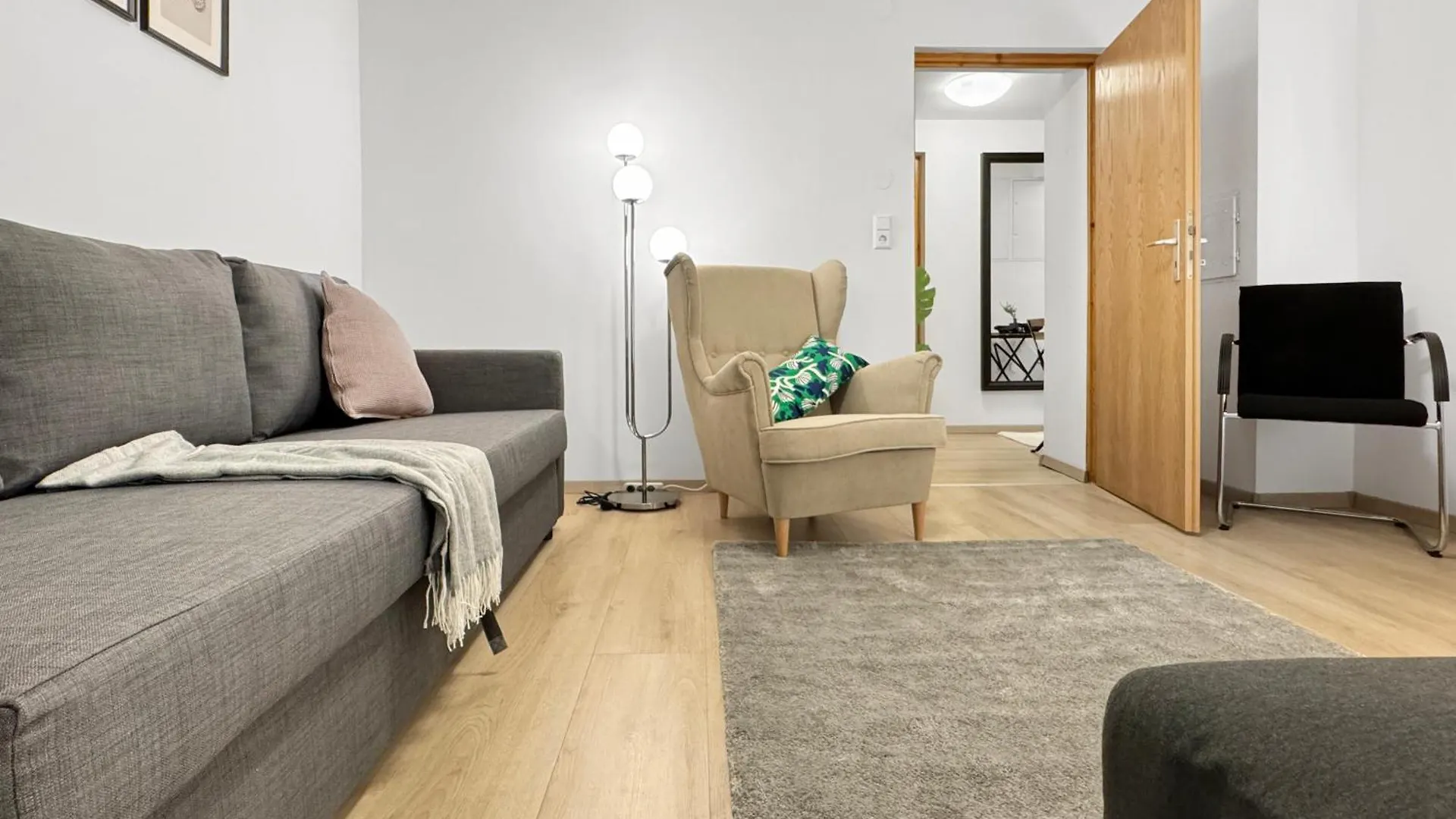 2 Zimmer Apartment Im Zentrum Von Stuttgart